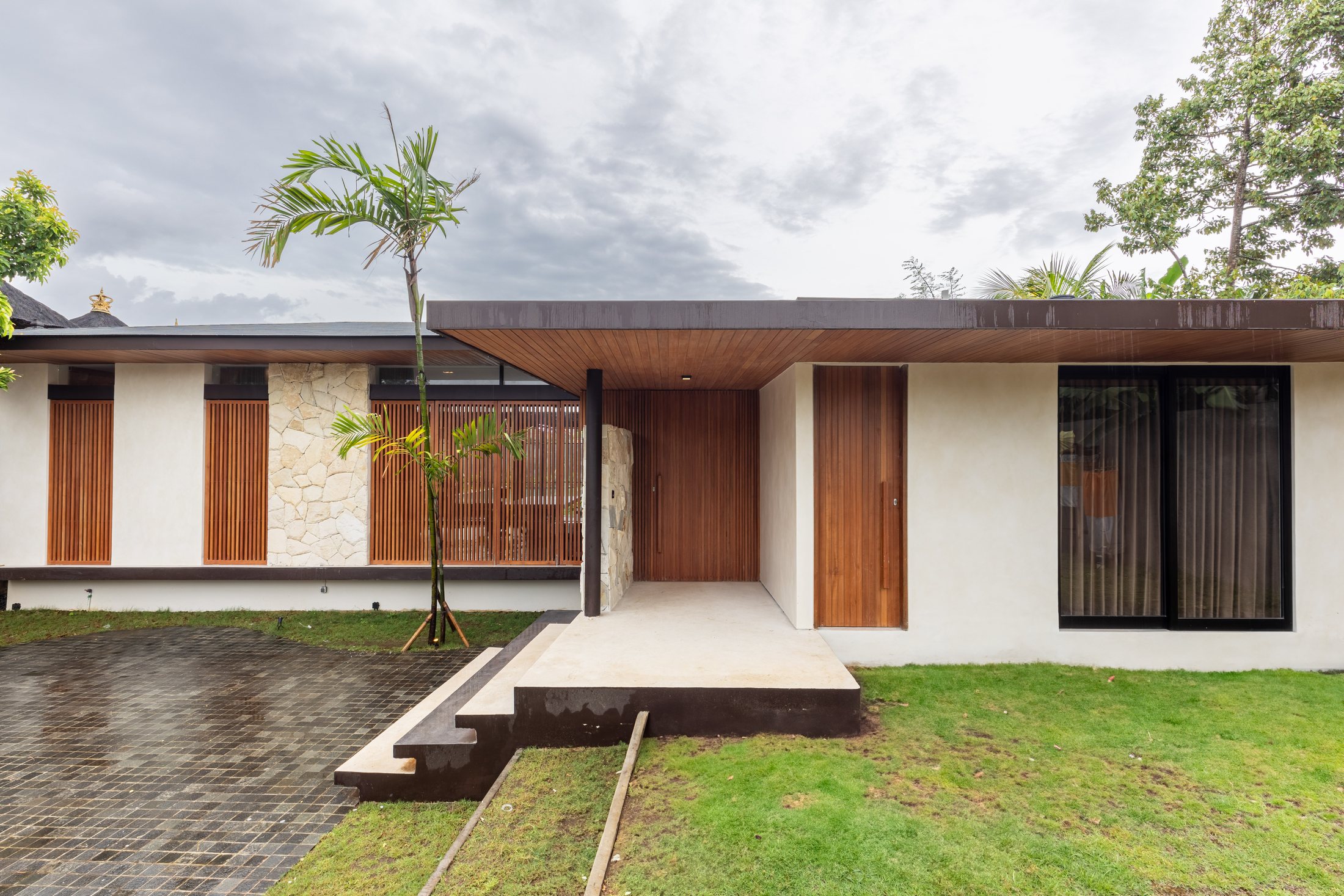 Batuan Villa portfolio image 1.