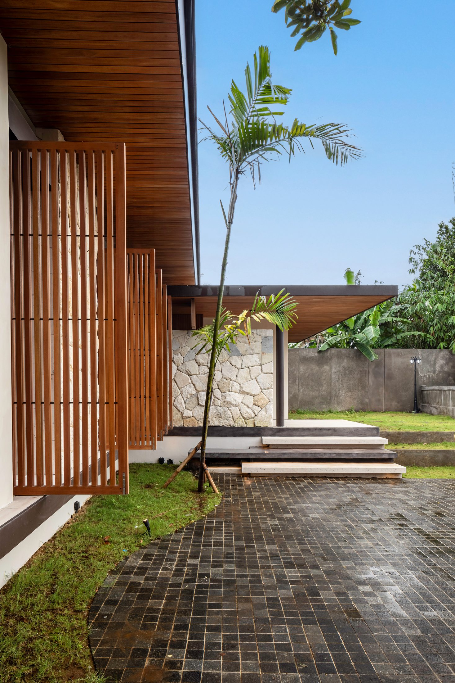 Batuan Villa portfolio image 4.