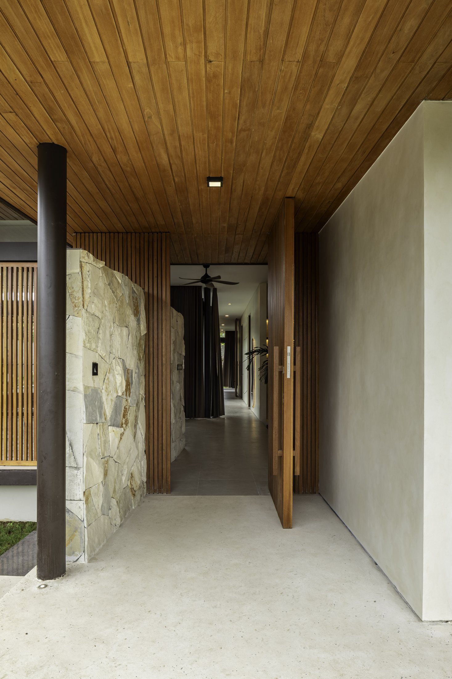 Batuan Villa portfolio image 6.